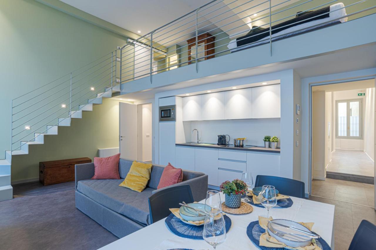 Suite Del Duomo - By MyhomeinКомо Экстерьер фото